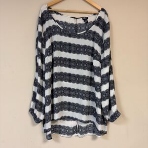 Torrid Blouse Women's 4X Black & White Lace Stripes Long Sleeve Plus Tunic Top